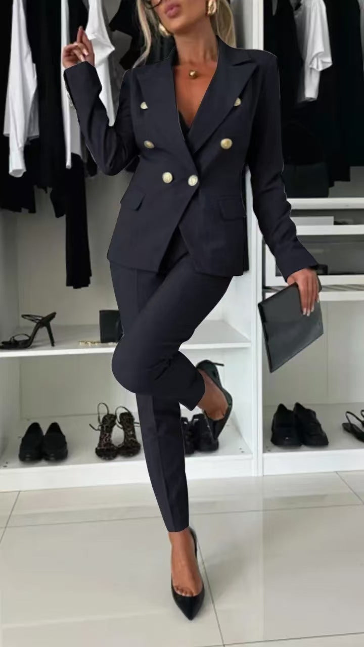 Maya - Ikonischer Slim-Schnitt Eleganz