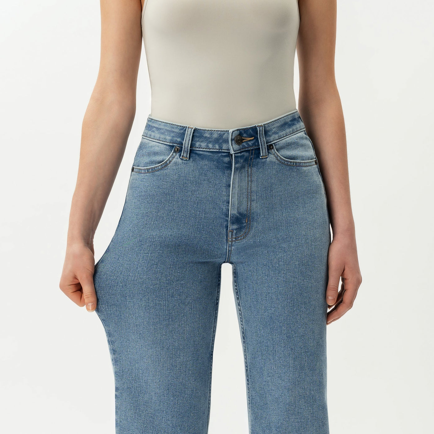 NAYA | Relaxed ComfortDenim™ Jeans