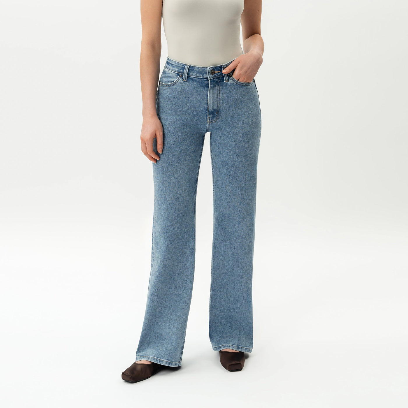 NAYA | Relaxed ComfortDenim™ Jeans