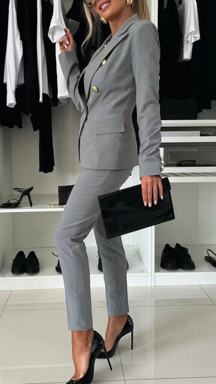 Maya - Ikonischer Slim-Schnitt Eleganz