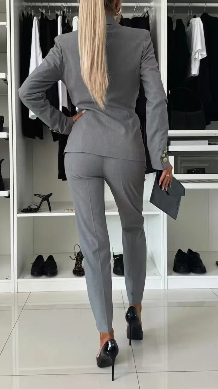 Maya - Ikonischer Slim-Schnitt Eleganz