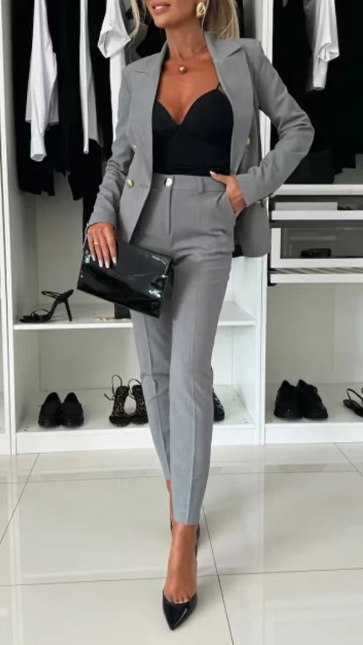 Maya - Ikonischer Slim-Schnitt Eleganz