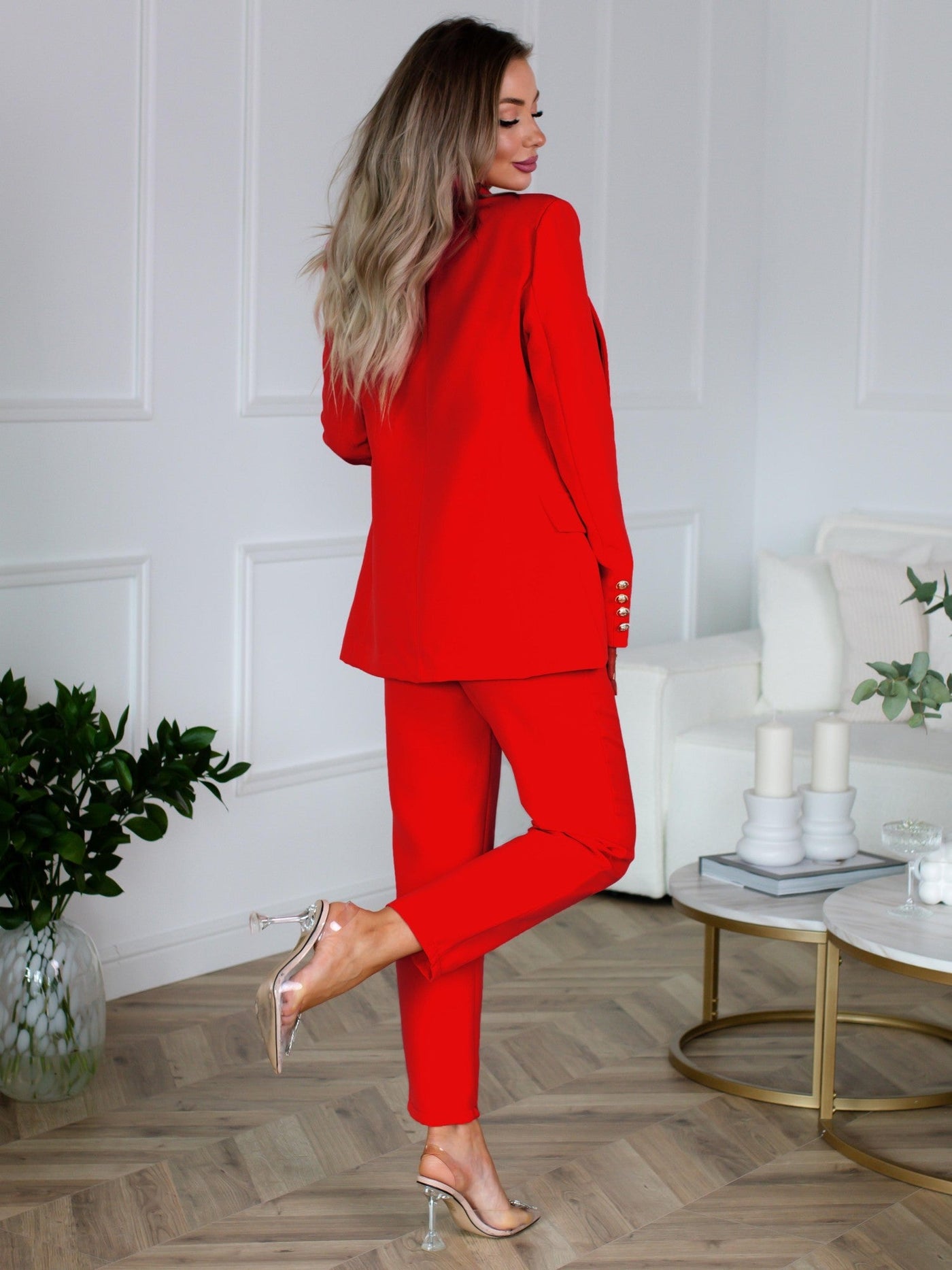Maya - Ikonischer Slim-Schnitt Eleganz