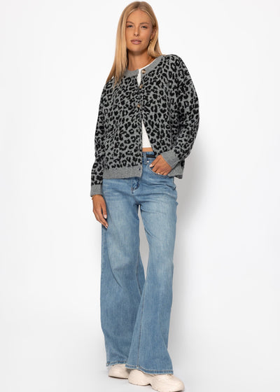 Leo | gemusterte Strickjacke – grau