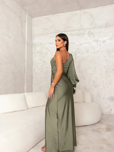 Victoria | Elegant silkekjole med splitt