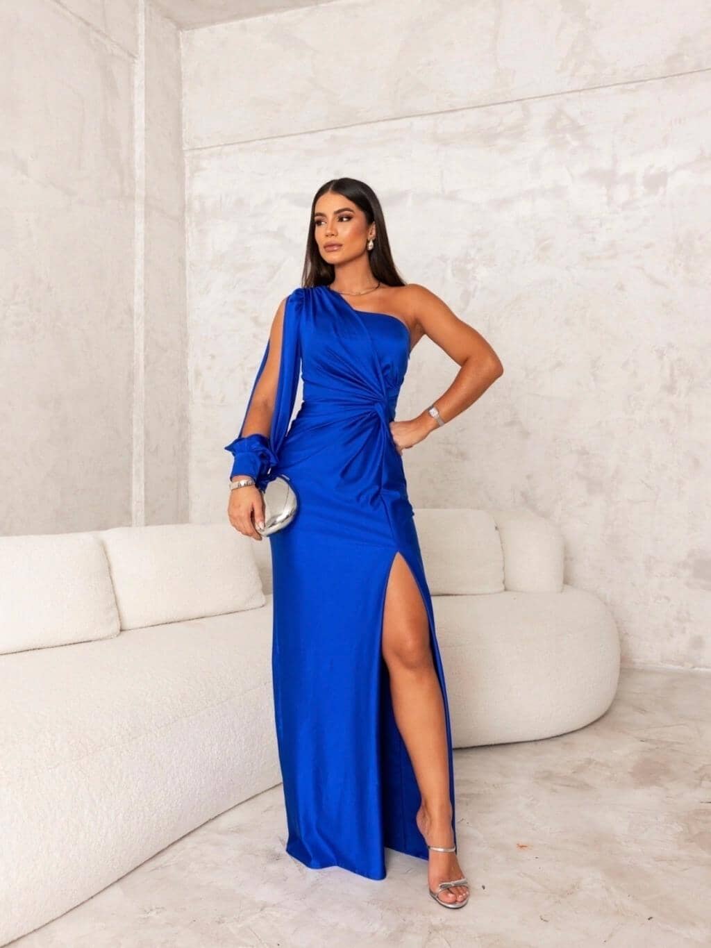 Victoria | Elegant silkekjole med splitt